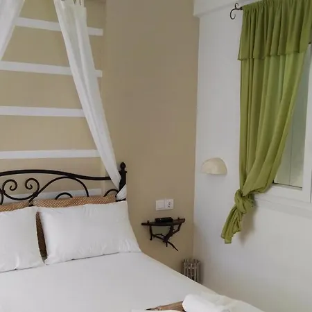 Alea Milos Πανσιόν *